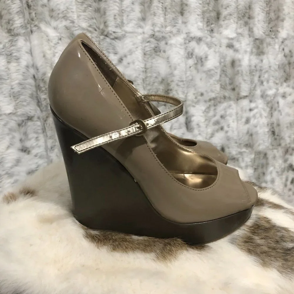 Steve Madden Platform Strap Wedges - Nude Patent Leather Open Toe Magee, Size 8